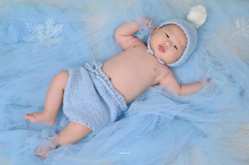 大理宝宝睡觉爱笑 大理宝宝睡觉爱笑